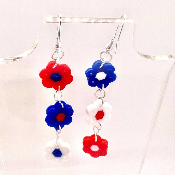 USA Flower Earrings - 4th of July Earrings - American Earrings - Patriotic Earri - Picture 3 of 8